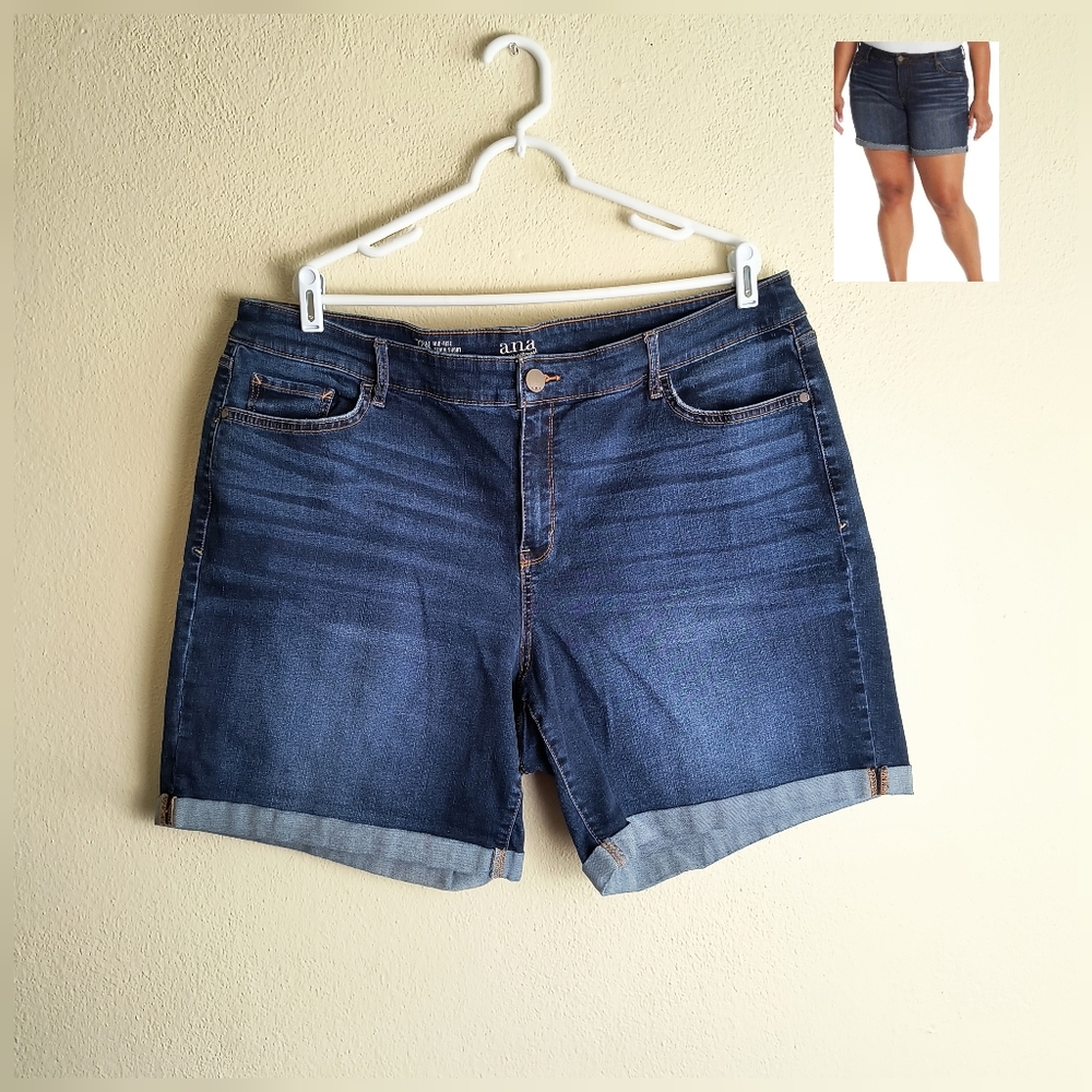 a.n.a Dark 22W Blue Mid-Rise Denim Short 8" Inseam Roll Up
